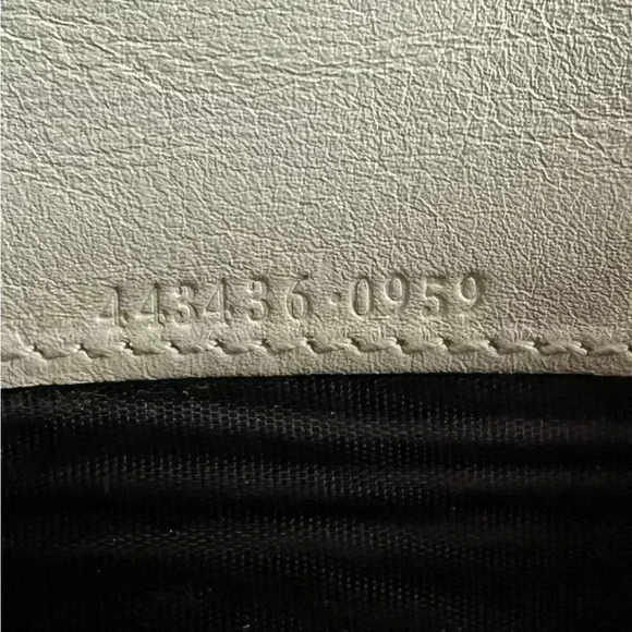 Authentic GUCCI MARMOT WALLET-CROSSBODY MINI BAG IVORY - Picture 16 of 16